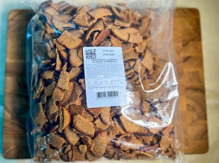 Ресторанные гренки с сыром: Гренки черные со вкусом буженины