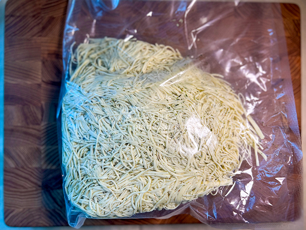 Сырный продукт ФЕРМЕРСКИЙ паутинка  укроп/чеснок в Курске