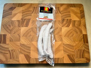 Сыр к пиву: Колбаски сыровяленые Mini Fuet 