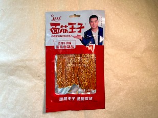 Сурские гренки Баварские колбаски (100 гр): Мучные полоски КРАСНЫЕ со вкусом пряной говядины 76 гр