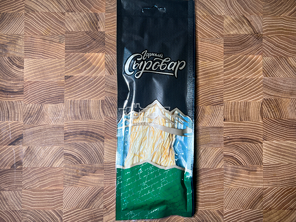 Сыр 60 гр ГОРНЫЙ СЫРОВАР (Паутинка копчёная) в Курске