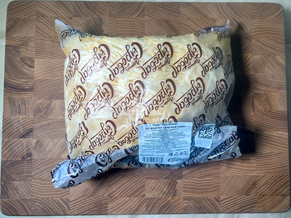 Сыр 1 кг ГОРНЫЙ СЫРОВАР (Паутинка со вкусом красной икры) в Курске